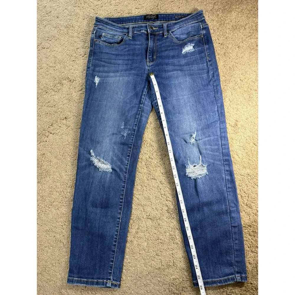 Judy Blue Relaxed Fit Jeans Women 11/30 Distressed Blue Denim Mid Rise Preppy
